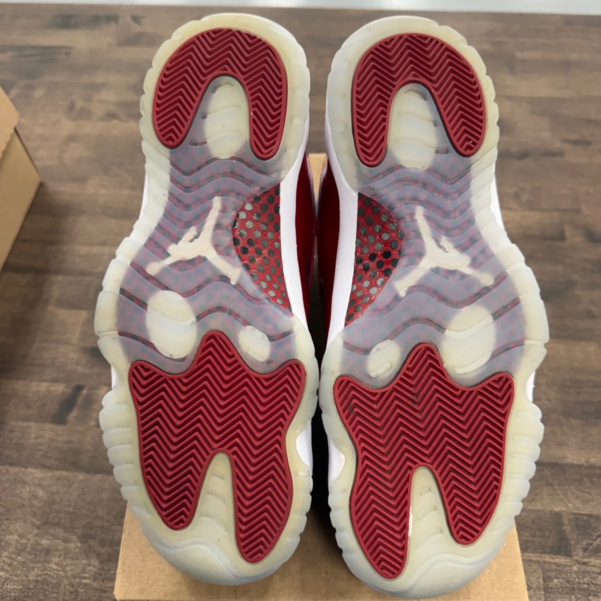 Jordan 11 Retro Cherry (2022) Size 11 (Pre-Owned) - Image 4