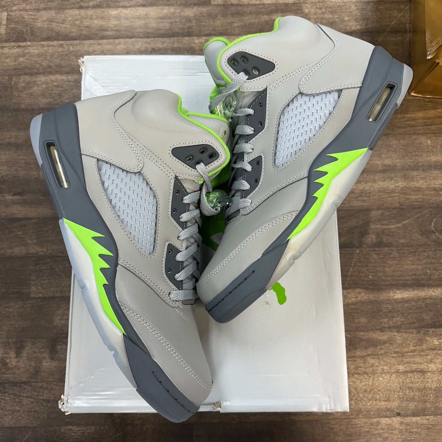 Green Bean Jordan 5 Retro (Lightly Worn)
