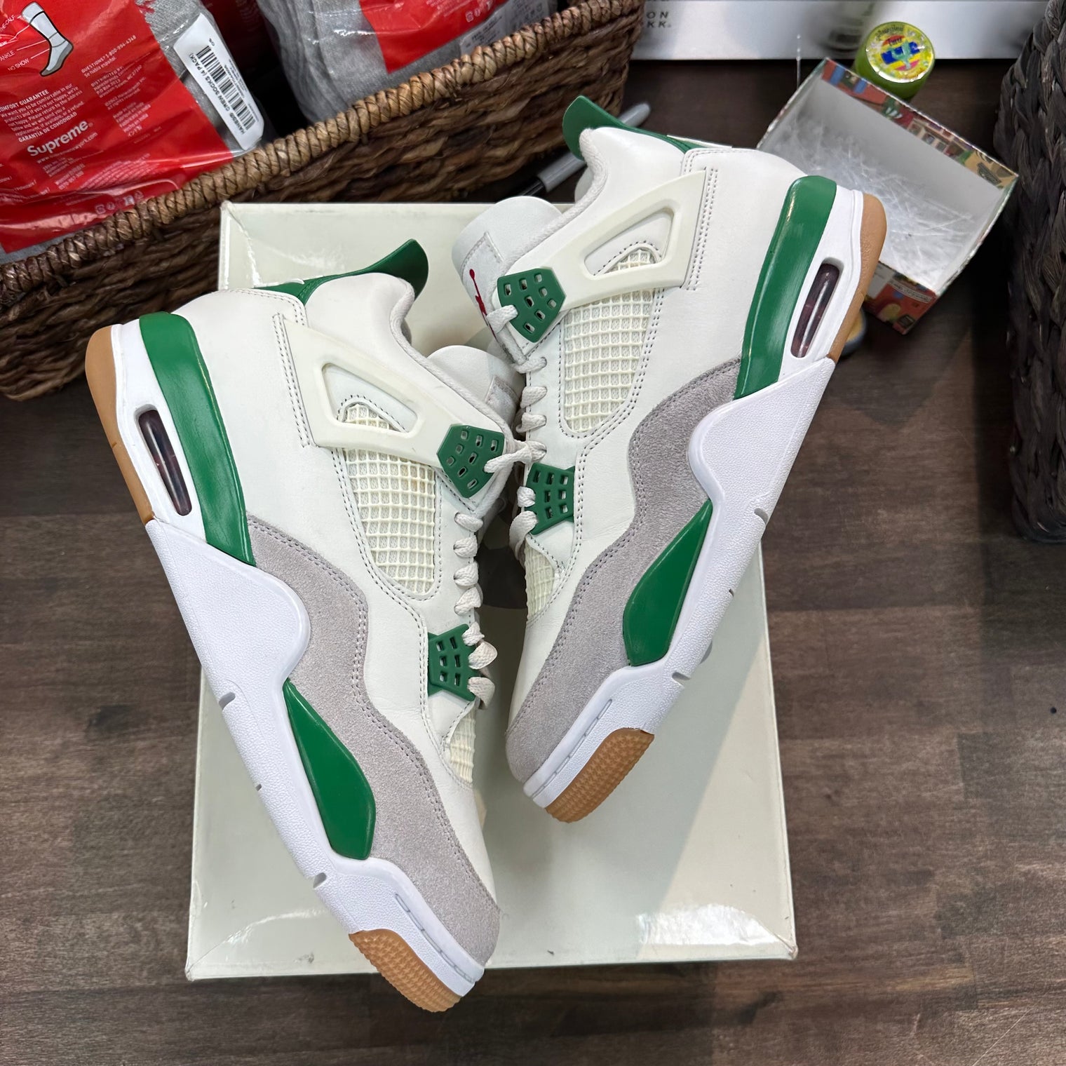 Pine Green SB Jordan 4 Retro (USED)