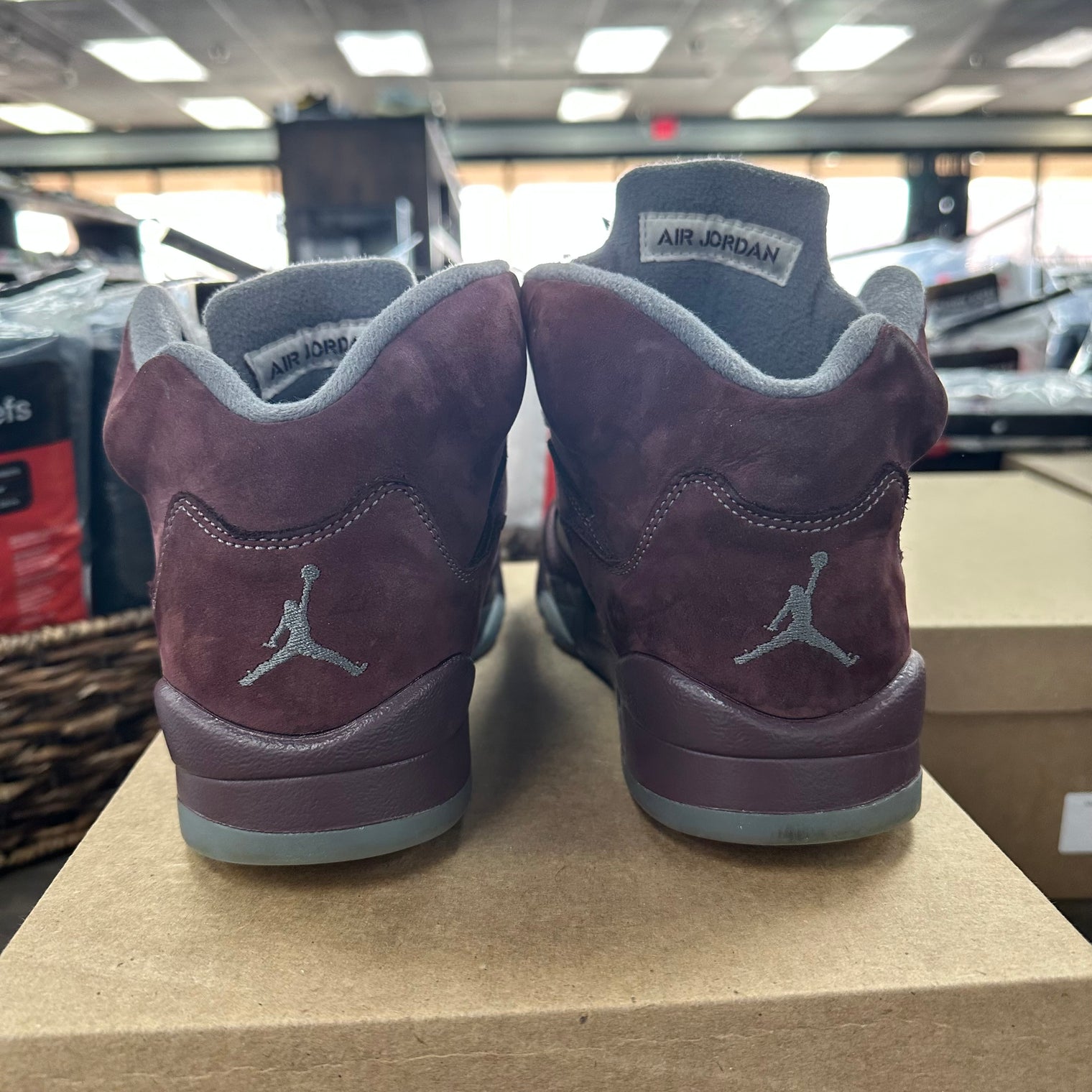 Jordan 5 Retro Burgundy (2023) (Grade school) (US 7Y) (USED, No Box)