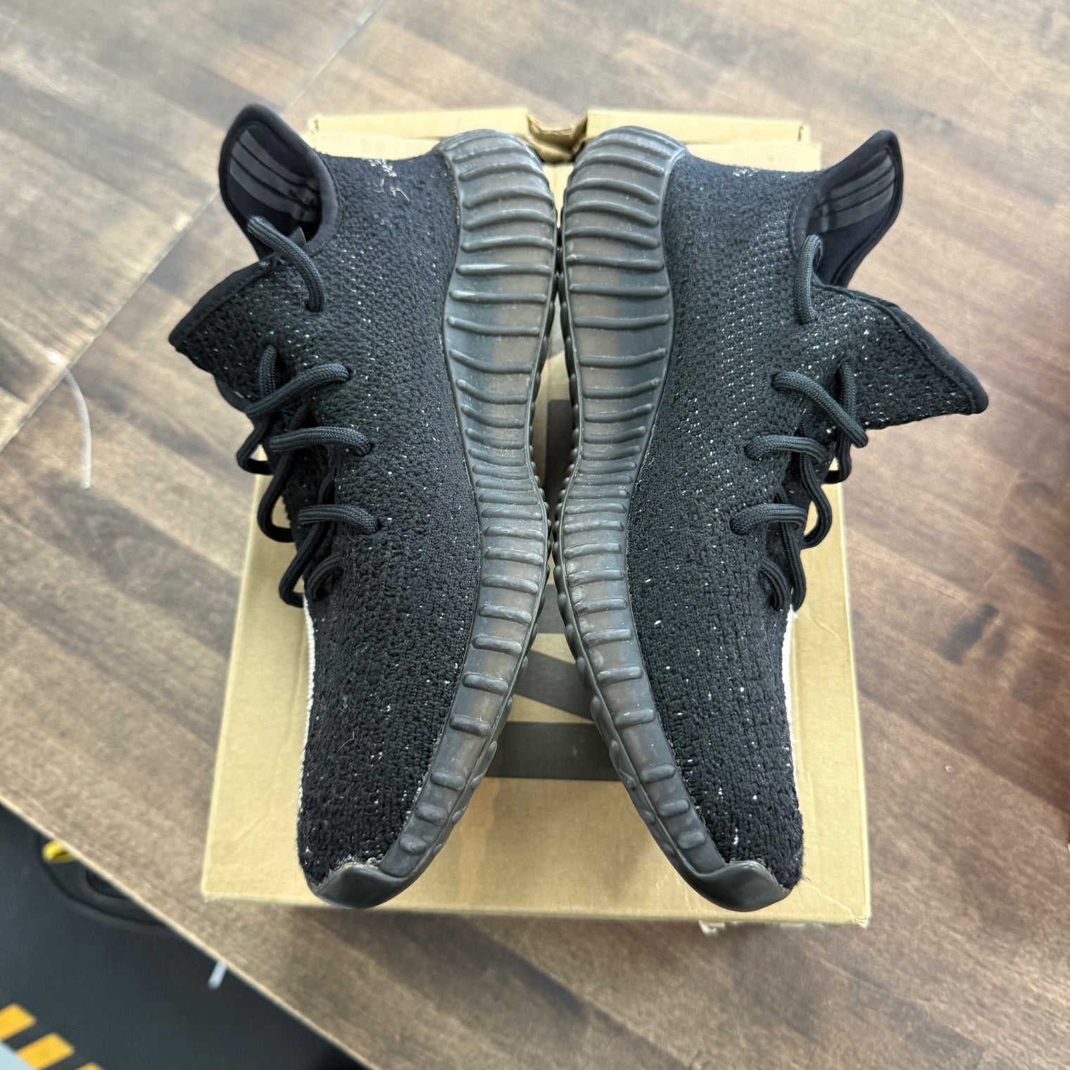 adidas Yeezy Boost 350 V2 Core Black White (US 9) (USED)