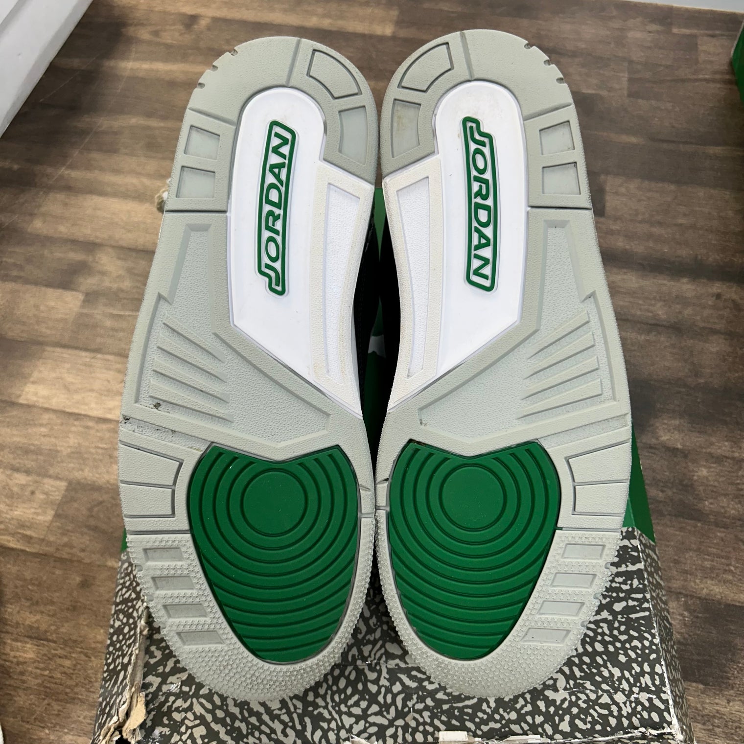 Pine Green Jordan 3 Retro (Used)