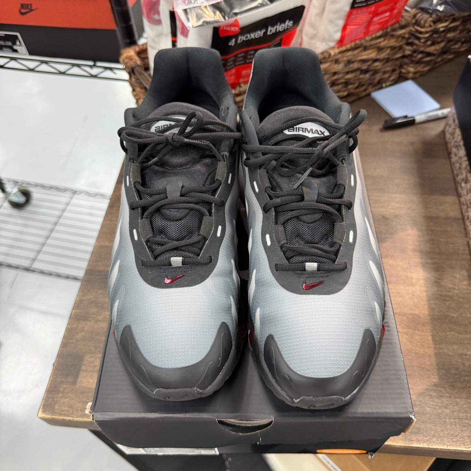 Nike Air Max Dn8 Black Gym Red (US 10.5) (USED)