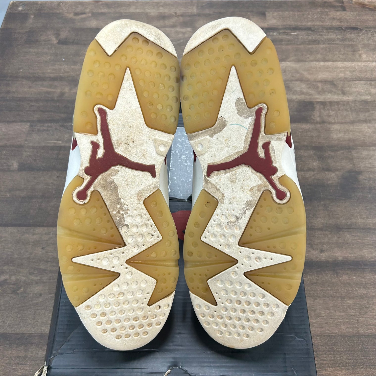 Maroon Jordan 6 Retro (2015) (USED)