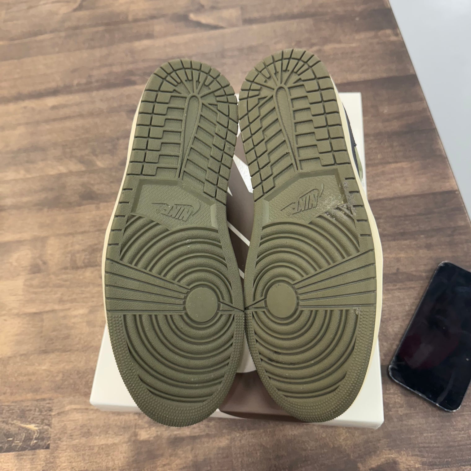 Medium Olive Travis Scott Jordan 1 Low OG SP (Used)