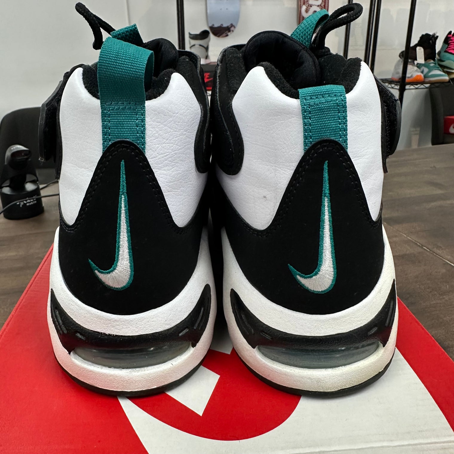 White Freshwater Air Griffey Max 1 (2021) (USED)