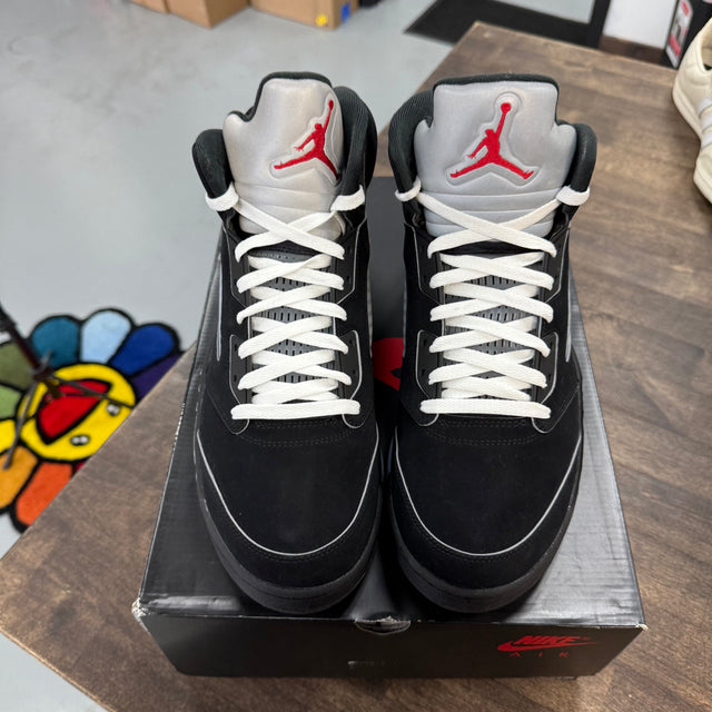 Black Metallic Jordan 5 Retro (Lightly Worn)