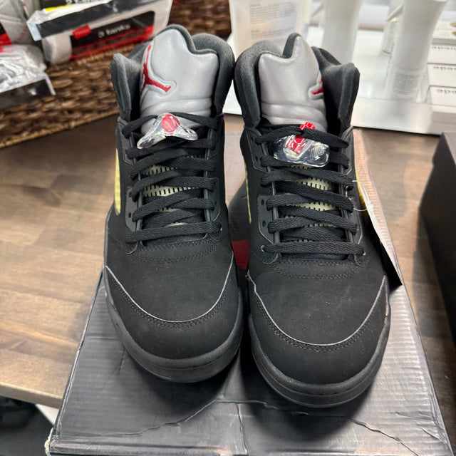 Black Metallic Jordan 5 (2016) (USED)