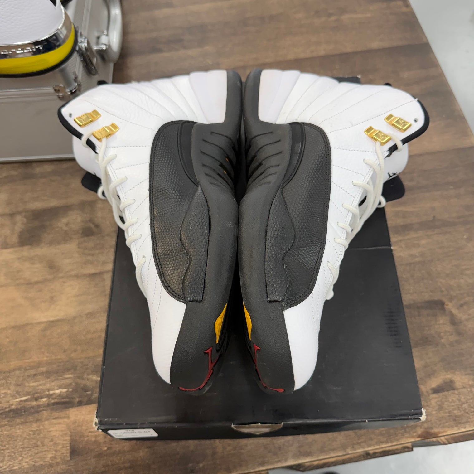 Taxi Jordan 12 Retro (2013) (USED)