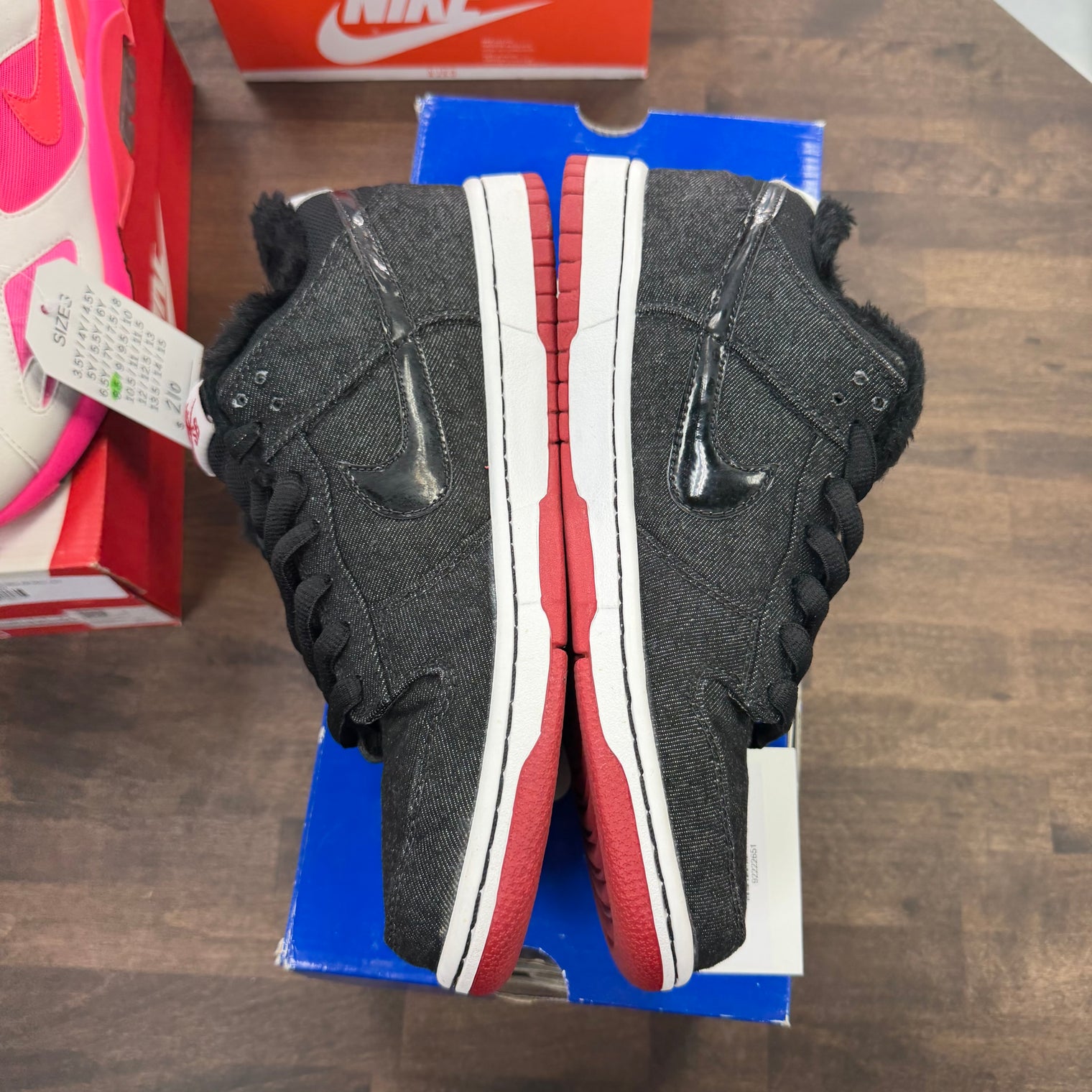 Larry Perkins Nike SB Dunk Low (2009) (USED)