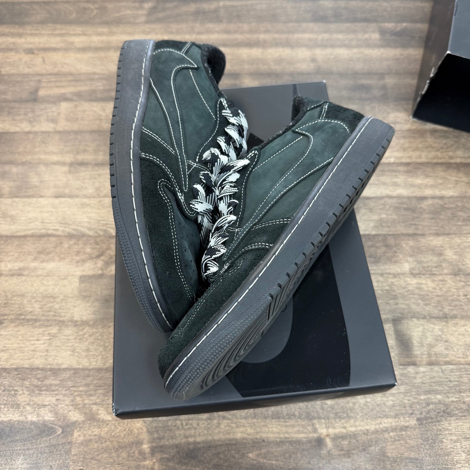 Phantom Travis Scott Jordan 1 Low OG (USED)