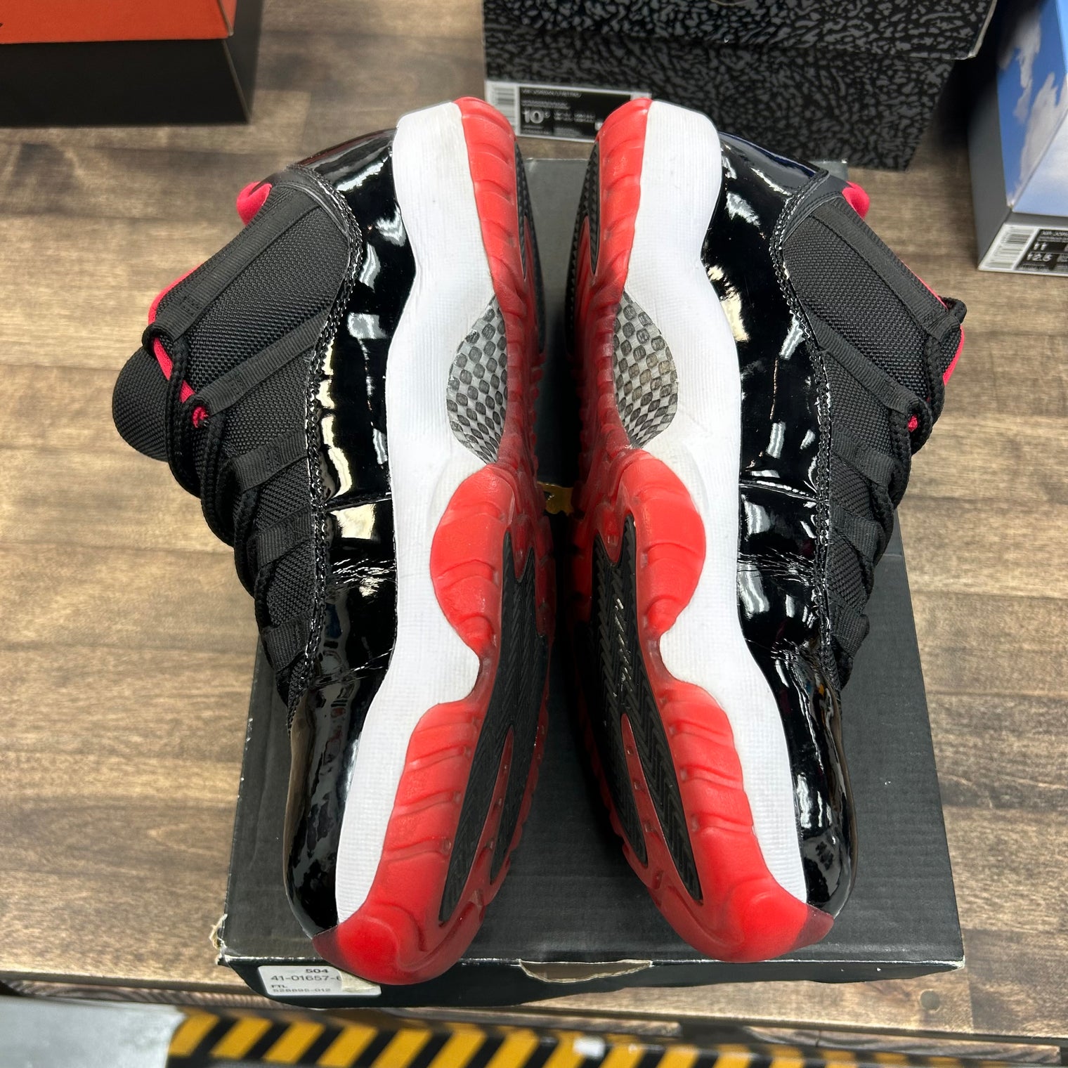 Bred Jordan 11 (2015) (USED)