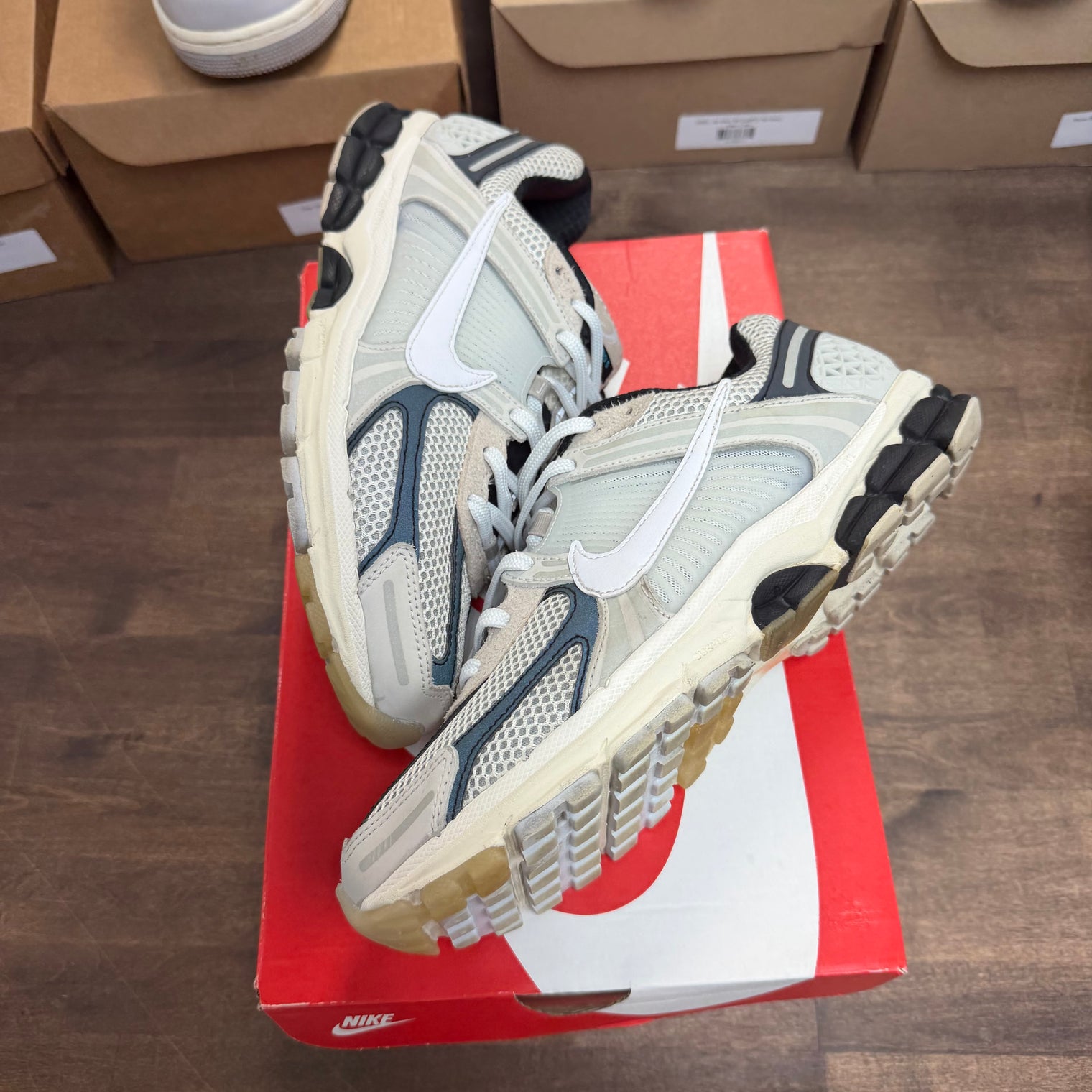 Supersonic Light Bone Black Nike Zoom Vomero 5 (USED, Replacement Box)