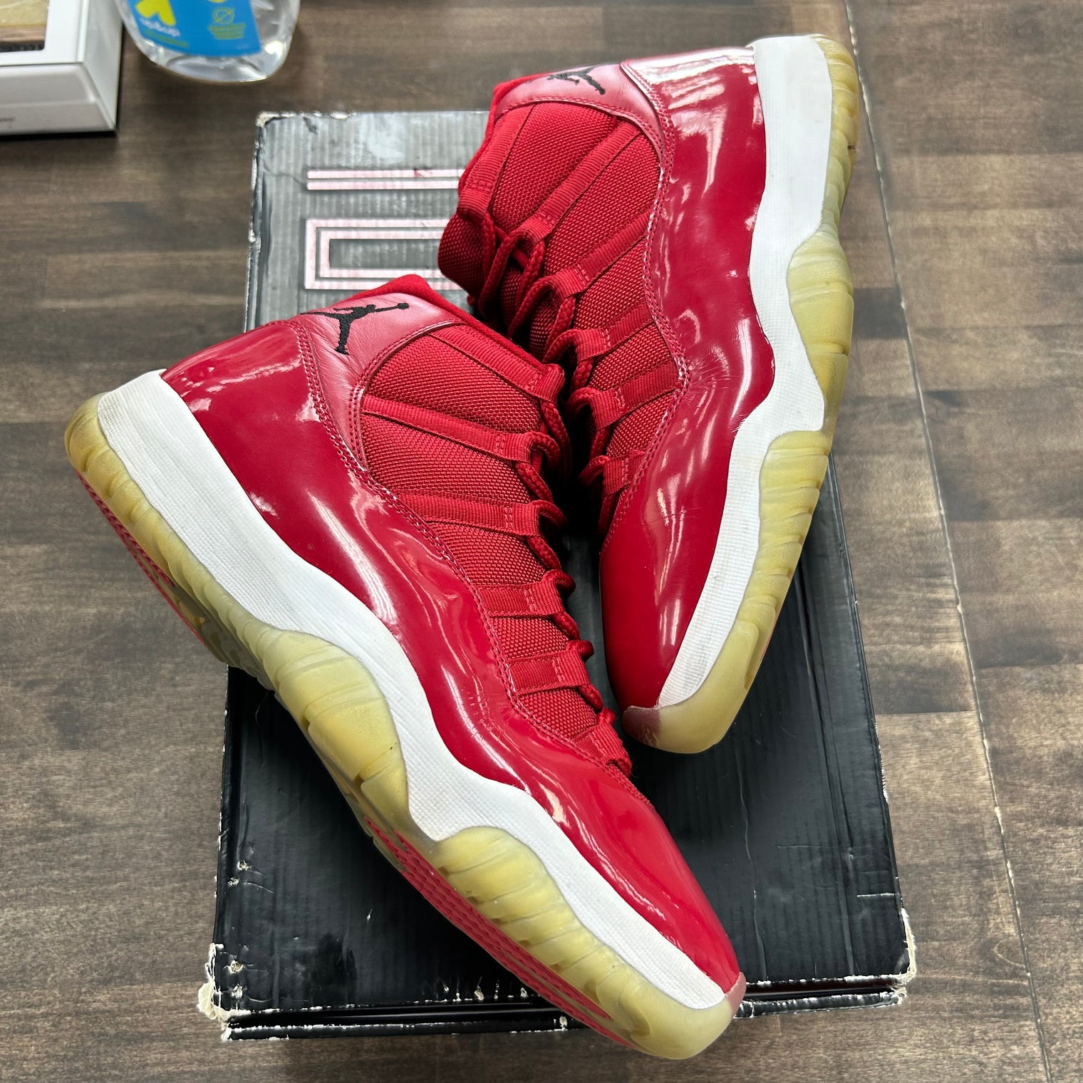 Win like 96 Jordan 11 Retro (USED)