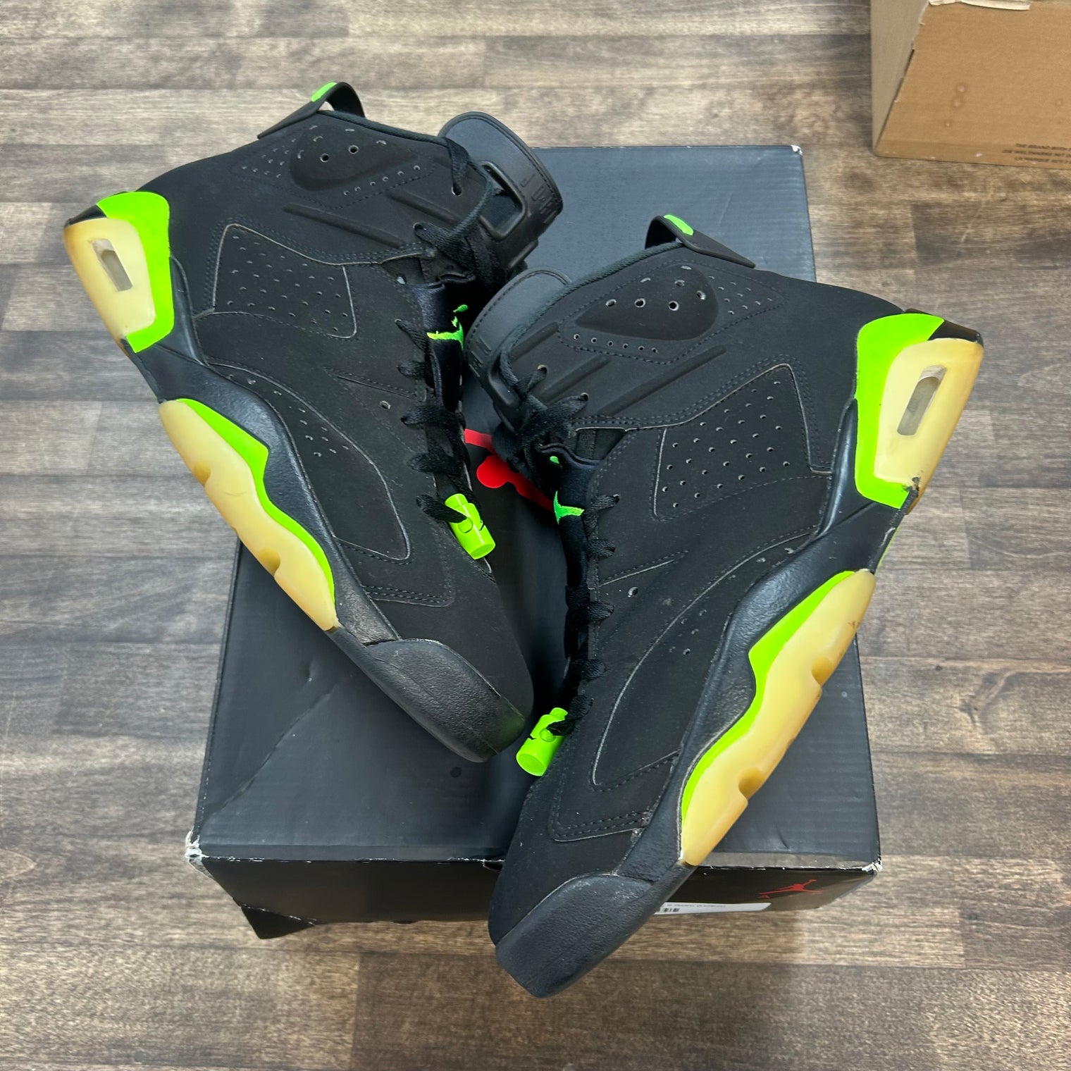 Electric Green Jordan 6 Retro (USED)