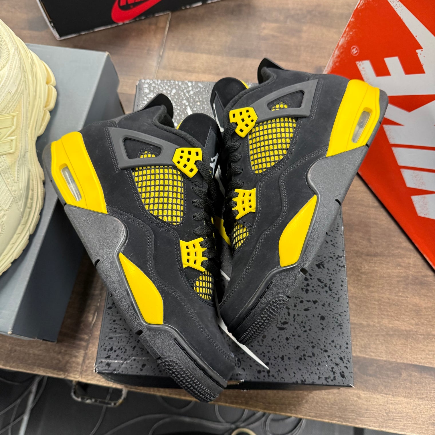 Thunder Jordan 4 Retro (Lightly Worn)