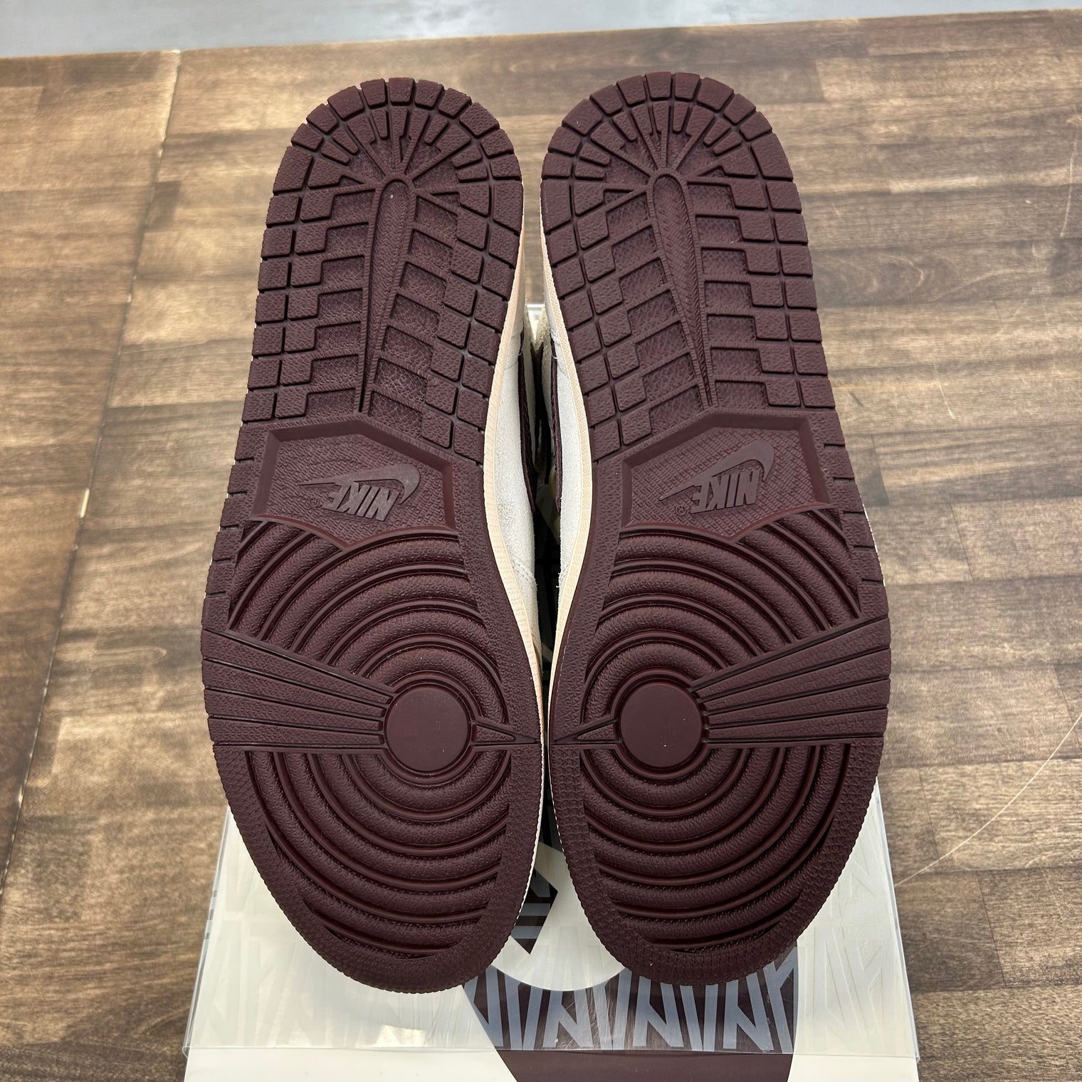 A Ma Maniere Jordan 1 High (USED)