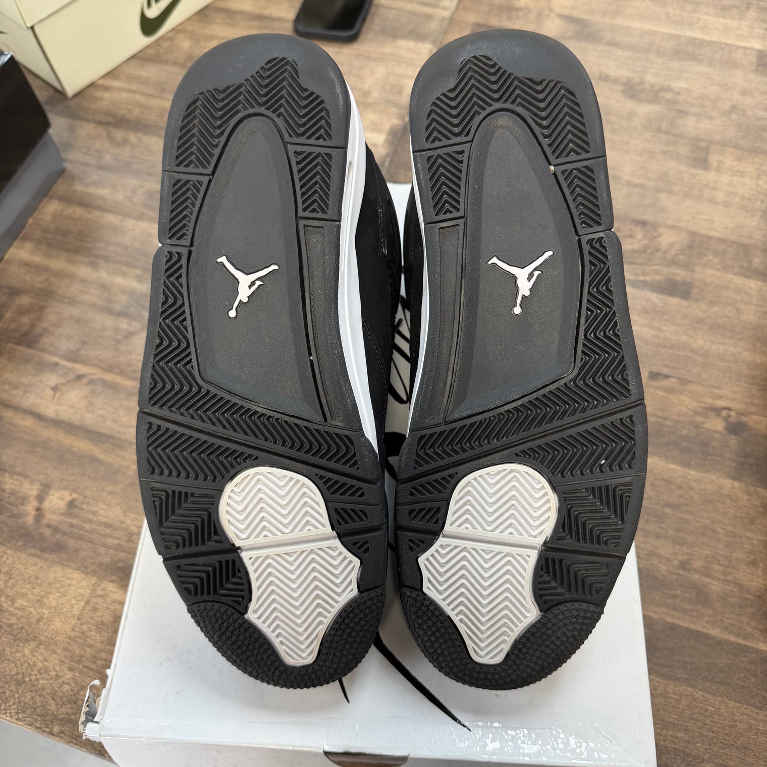 Jordan 4 Retro White Thunder (US 12) (USED)