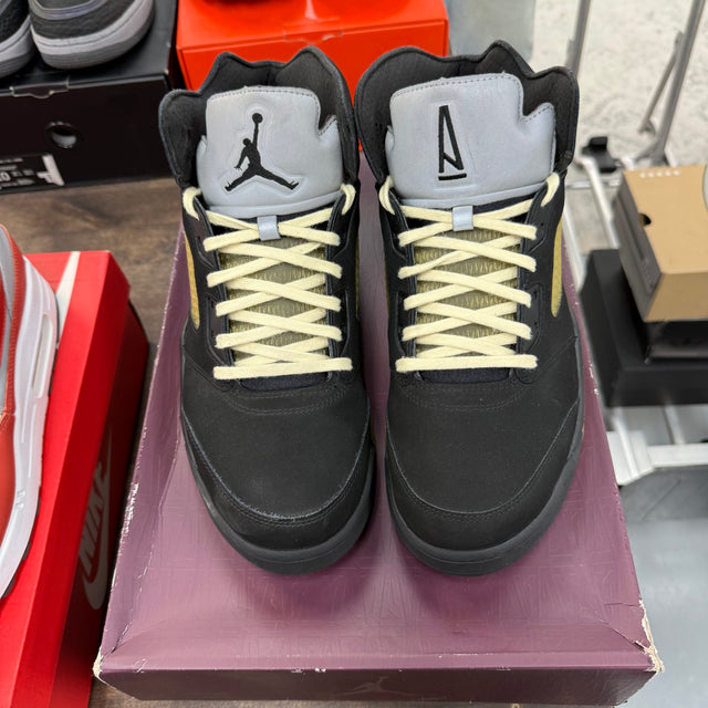 A Ma Maniere Jordan 5 Dusk (USED)