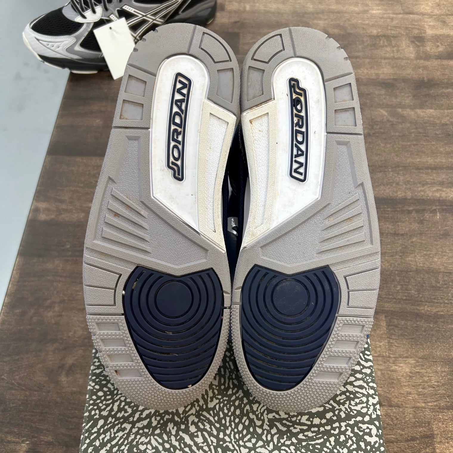 Georgetown Jordan 3 Retro (USED)