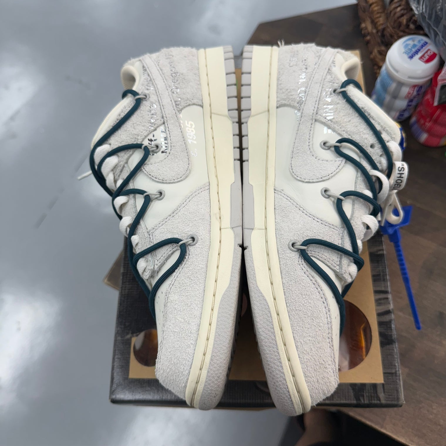 Off-White x Nike Dunk Low Lot 16 of 50 (Lightly Worn)