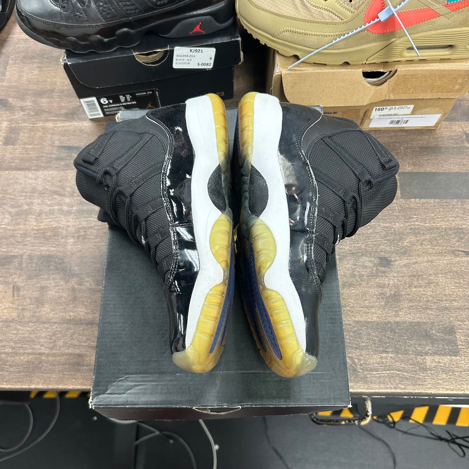 Space Jam Jordan 11 Retro (2016) (GS) (USED)