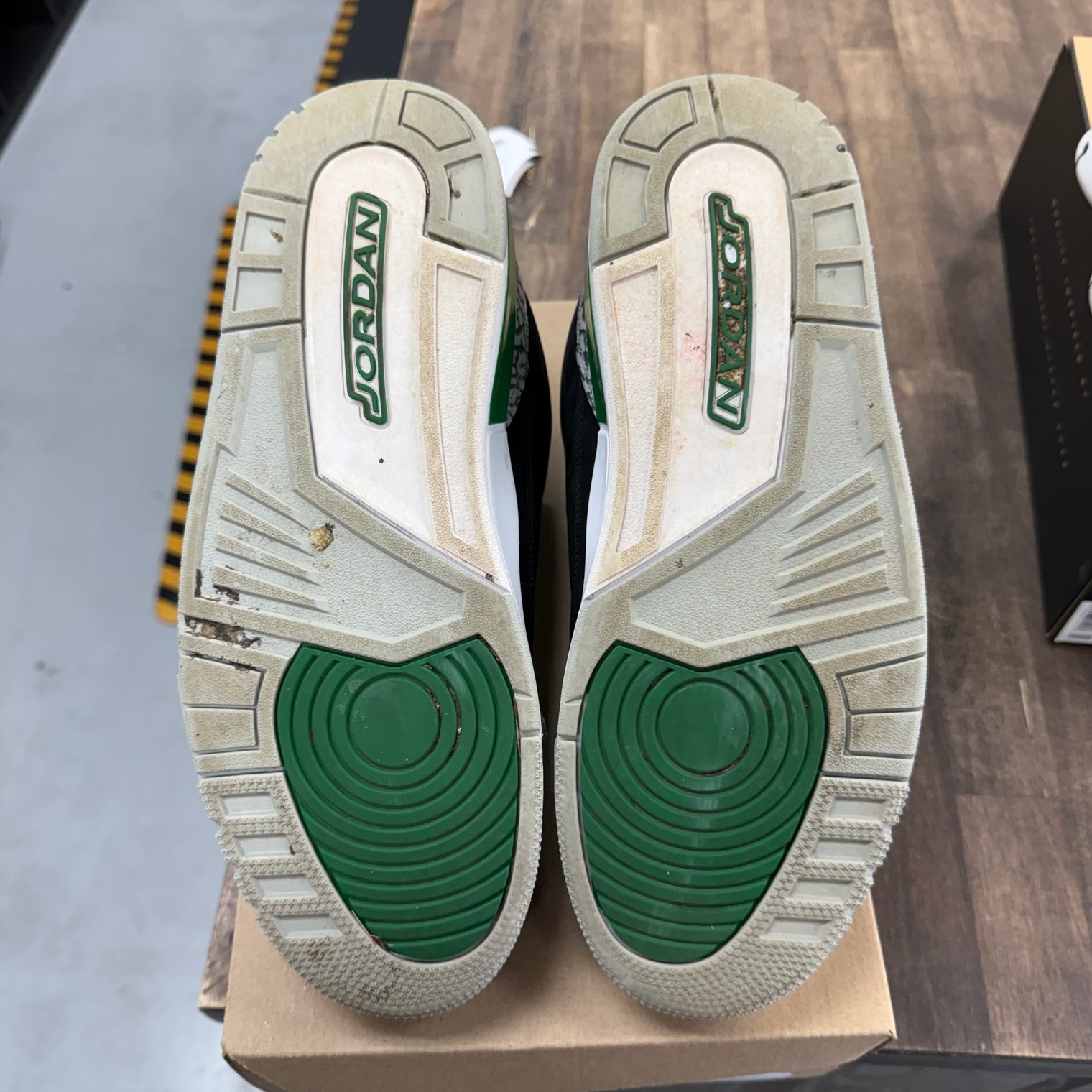 Pine Green Jordan 3 Retro (USED, No Box)