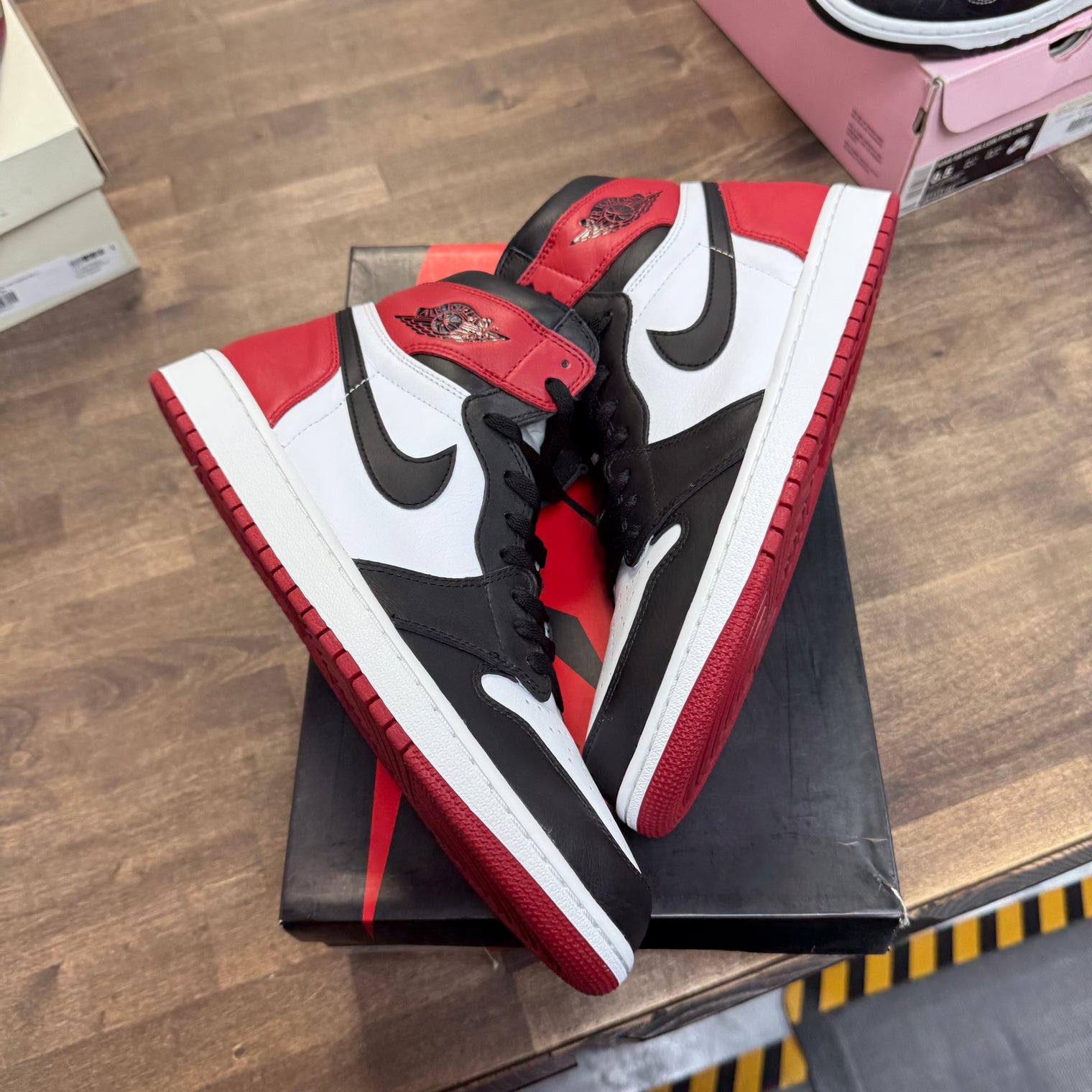 Black Toe Jordan 1 Retro (2016) (Lightly Worn)