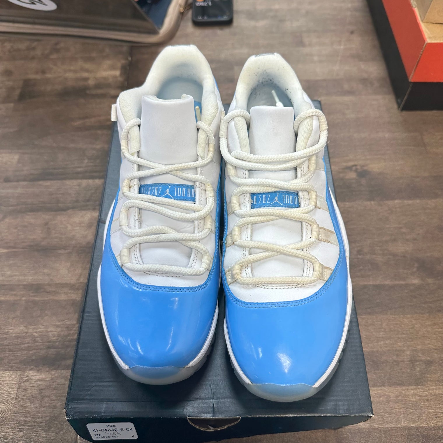 University Blue Jordan 11 Low (2017) (USED)