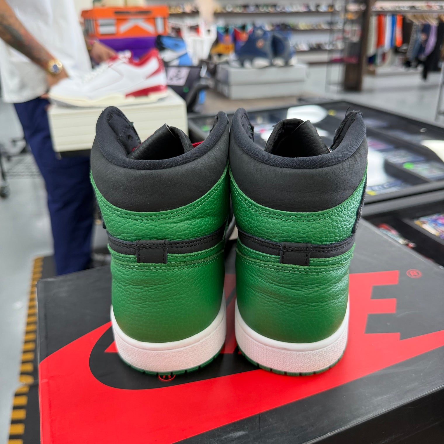 Pine green Jordan 1 Retro High (USED)