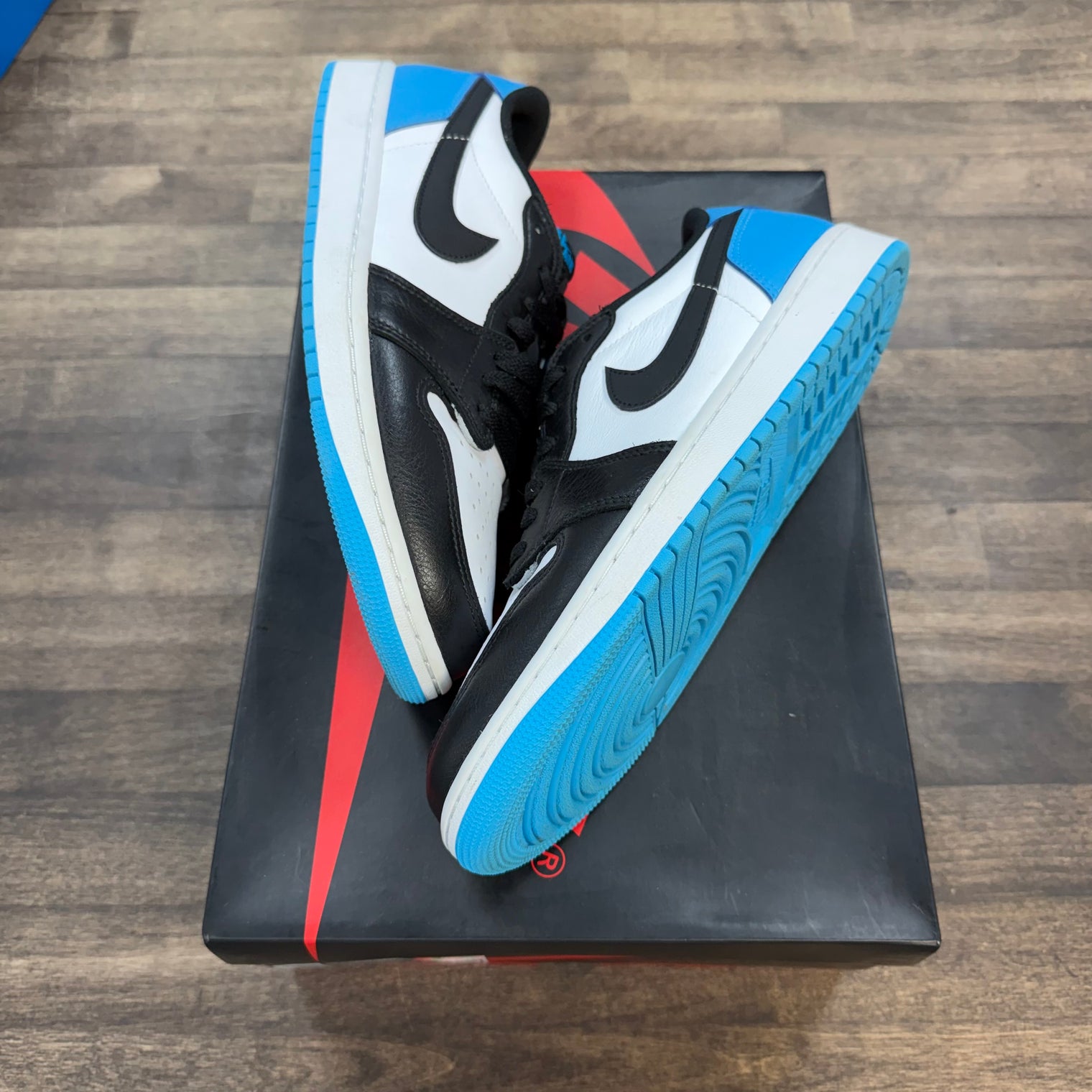 Powder Blue Jordan 1 Retro Low OG (USED)