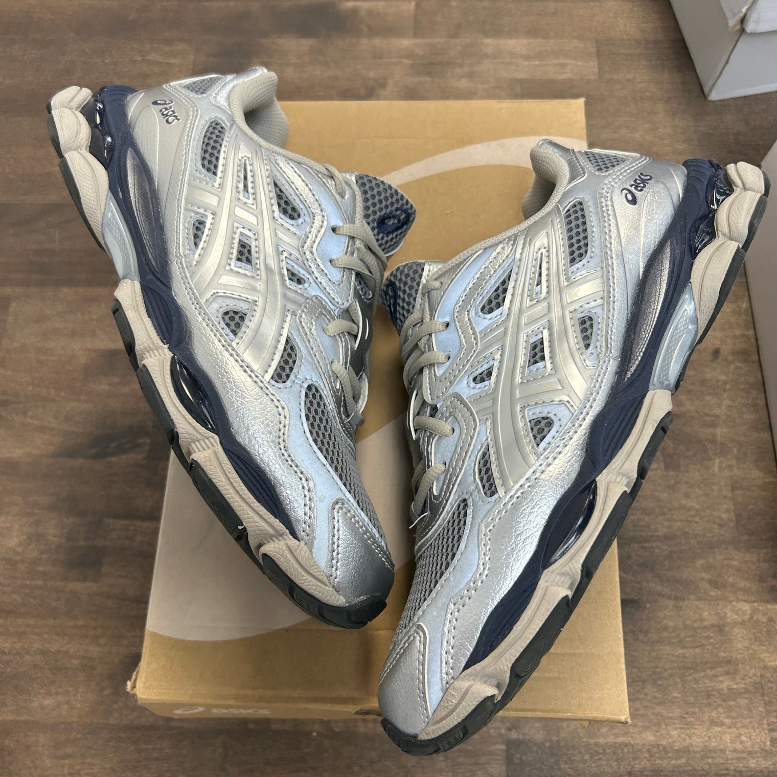 Billy's Pure Silver Midnight ASICS Gel-NYC (USED)