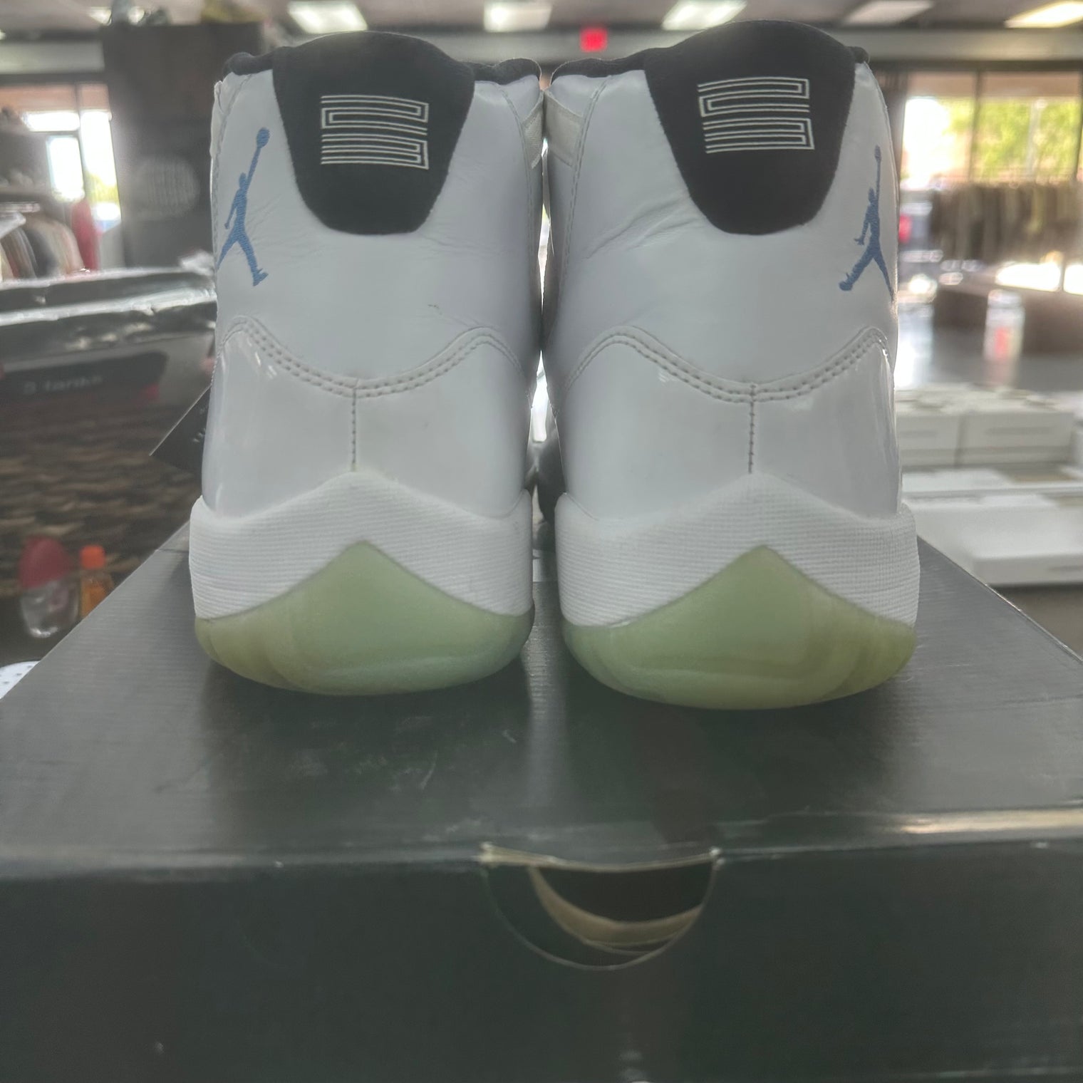 Legend Blue Jordan 11 Retro (2014) (USED, no insoles)