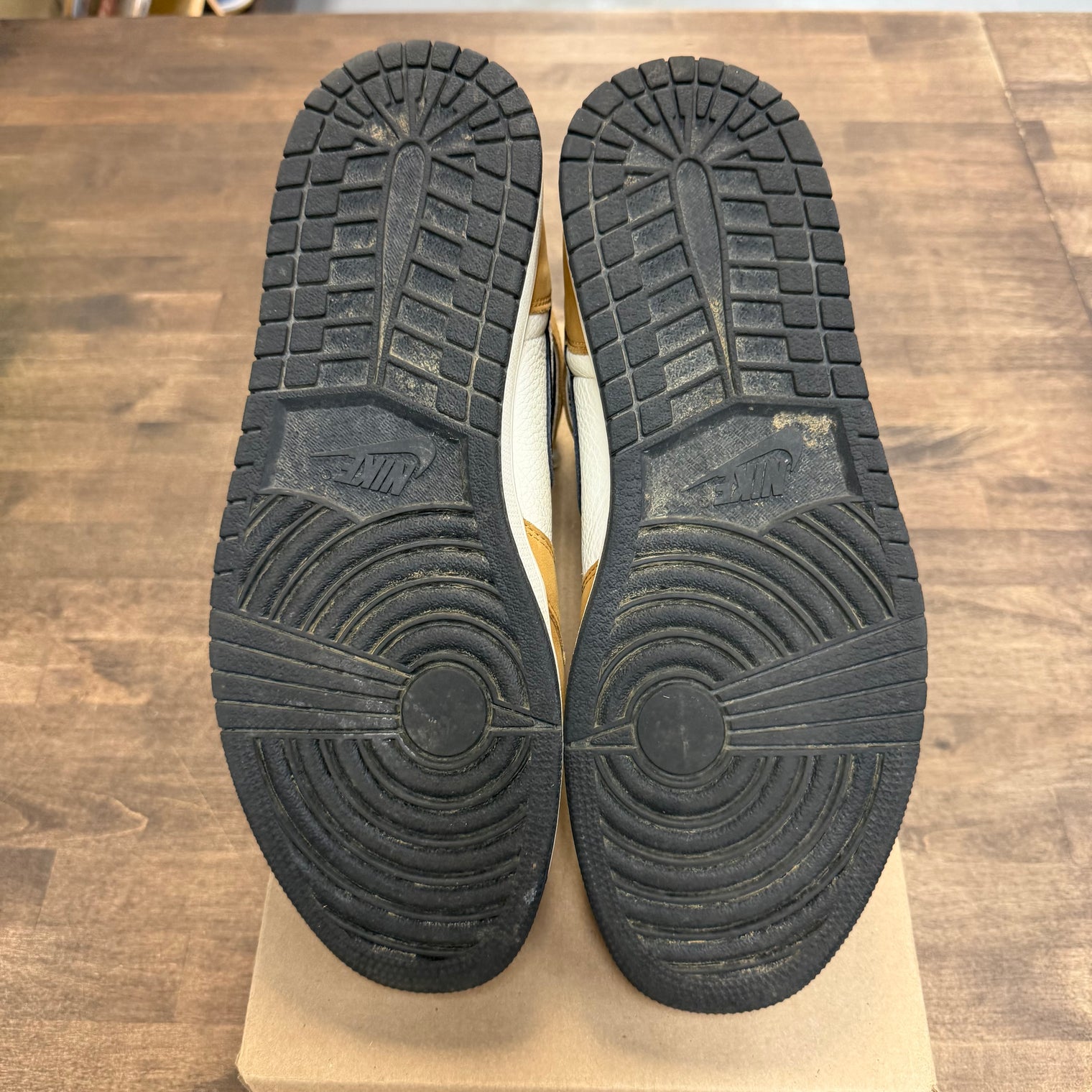 Jordan 1 Retro High Rookie of the Year (US 11.5) (USED,No Box)