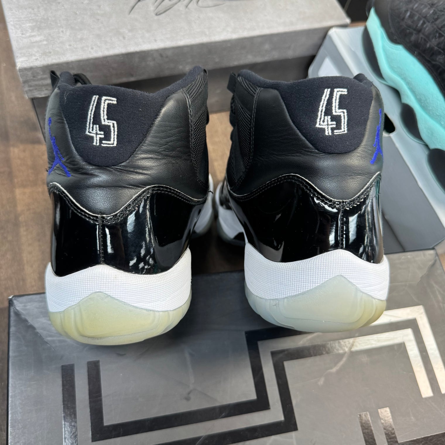 Space Jam Jordan 11 Retro (2018) (USED)