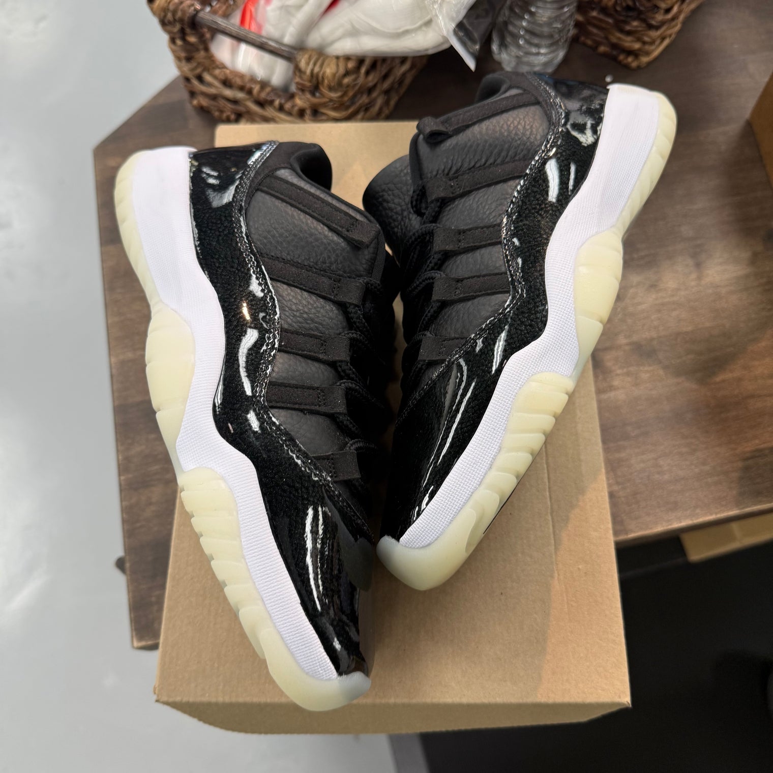 72-10 Jordan 11 Low Retro (USED, No Box)