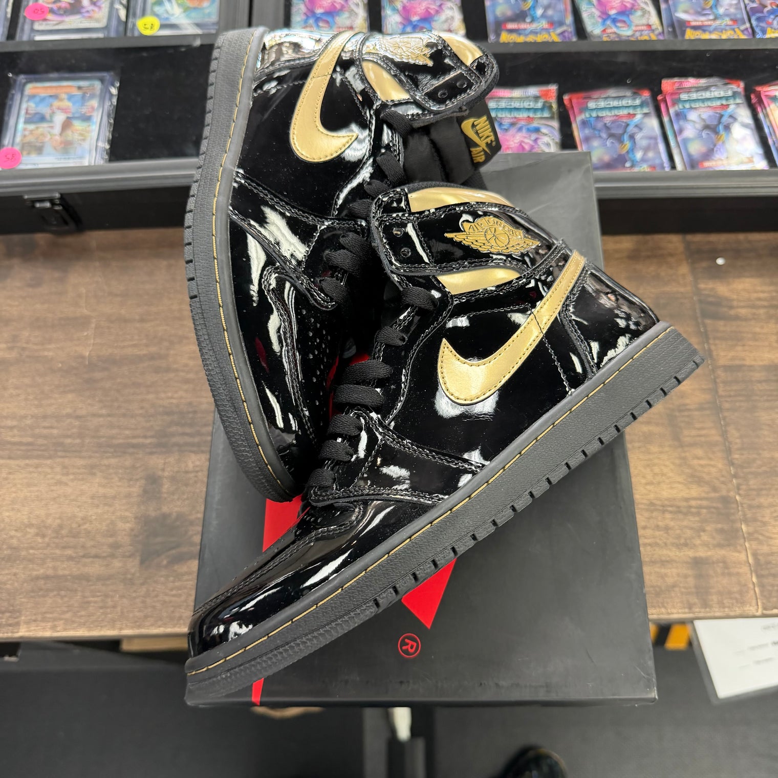 Black Metallic Gold Jordan 1 High 2020 (USED)
