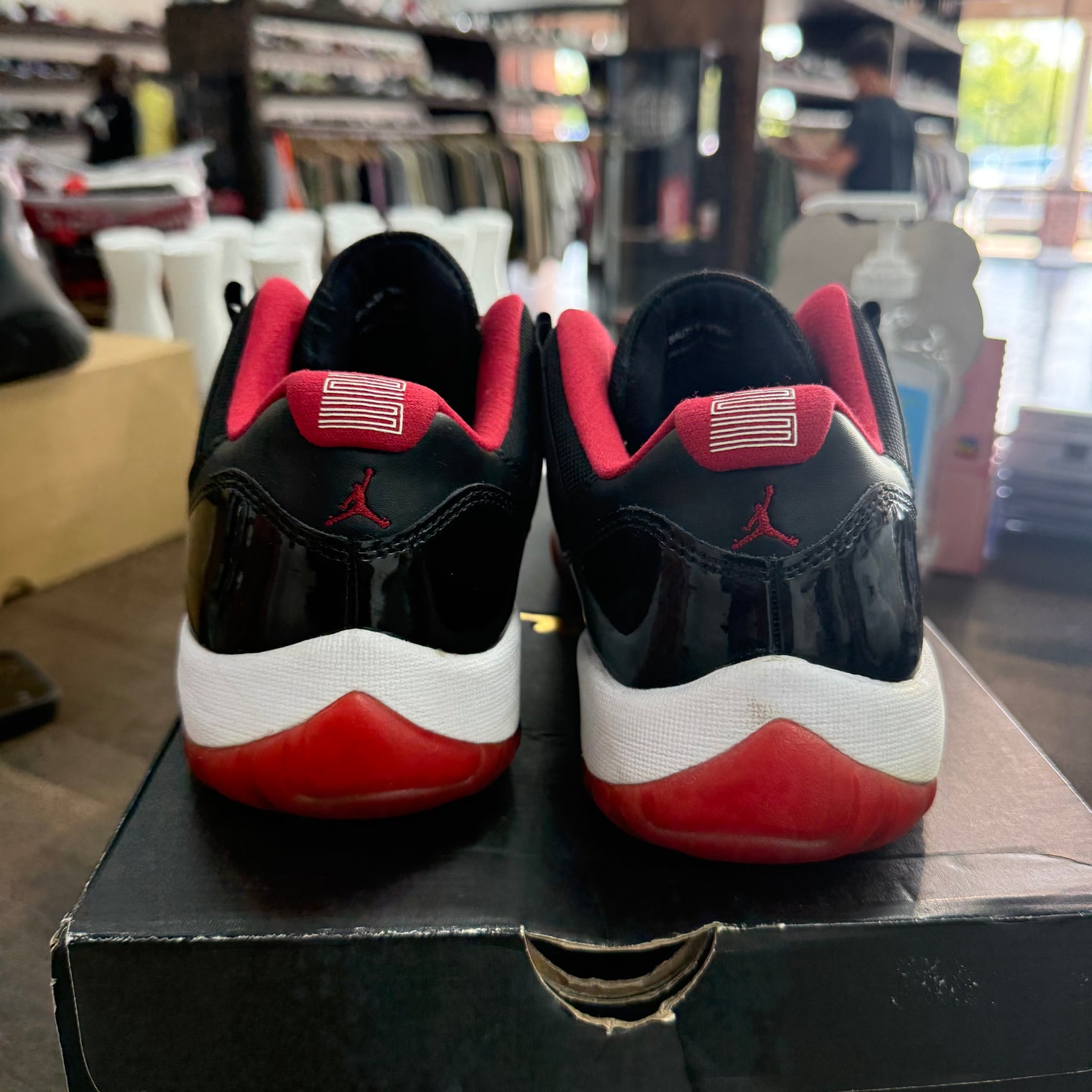 Bred Jordan 11 Low (2015) (USED)