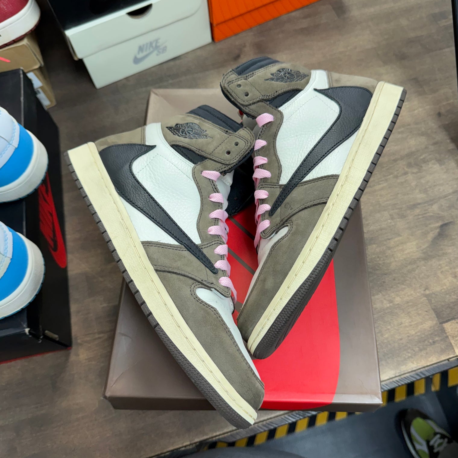 Dark Mocha Travis Scott Jordan 1 High Retro SP (USED)