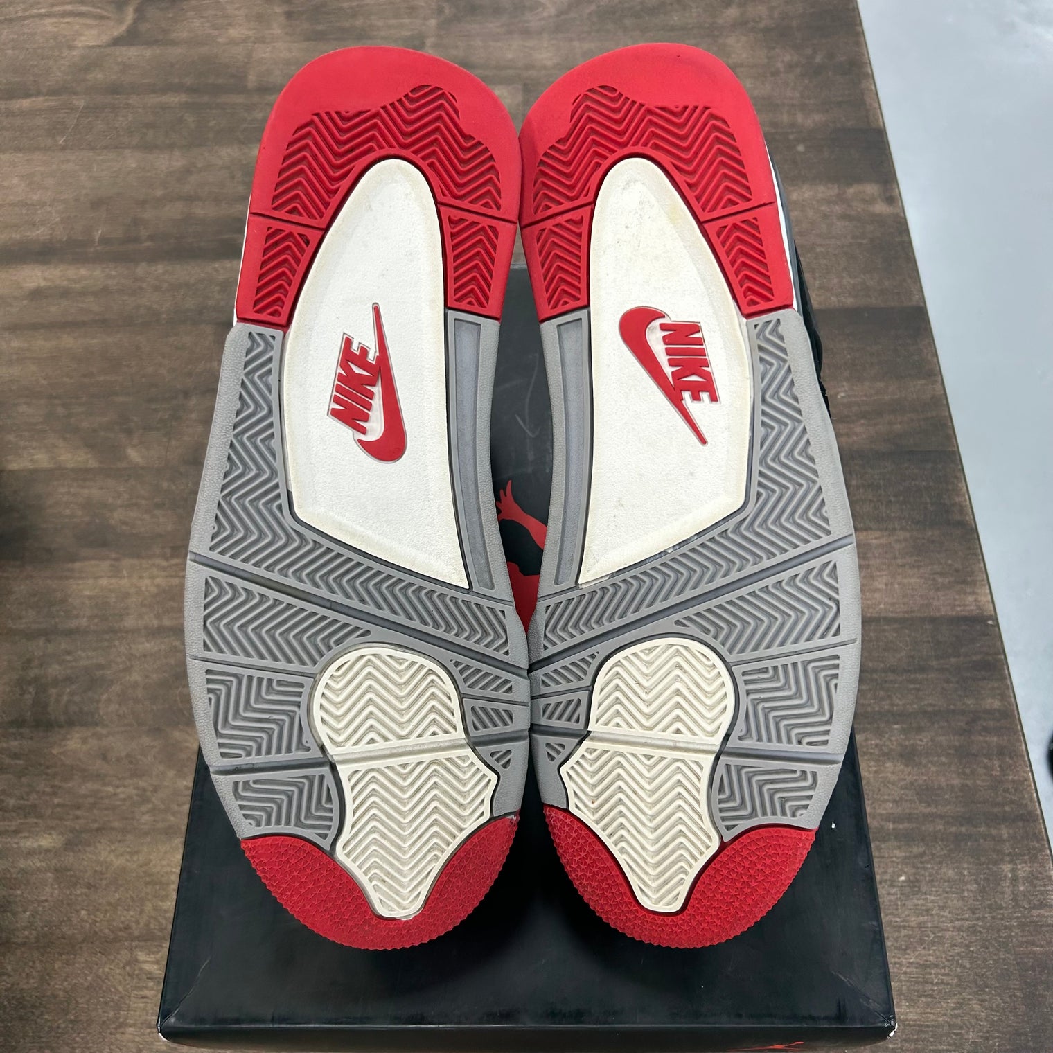 Bred Jordan 4 (2019) (USED)