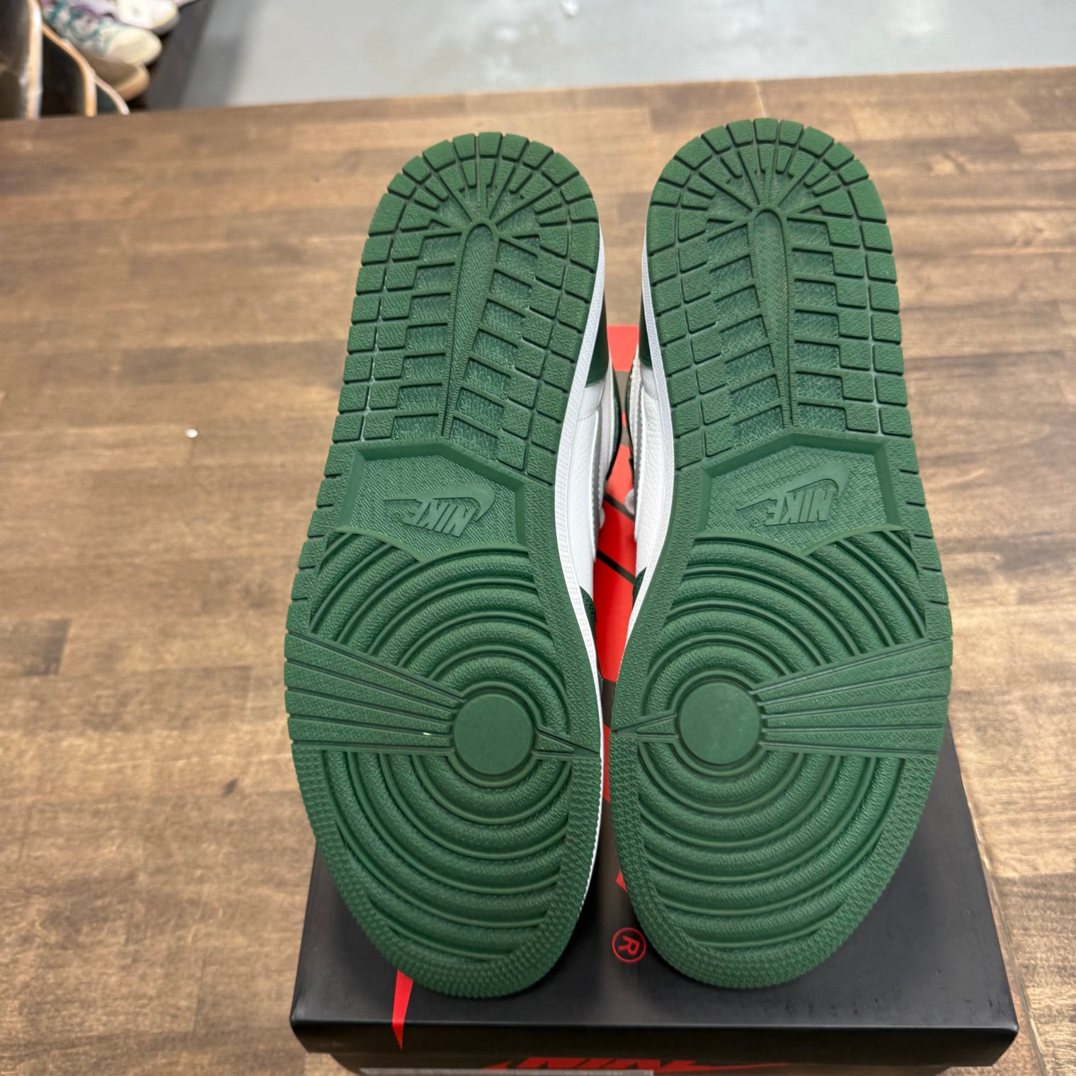 Gorge Green Jordan 1 Retro High OG (USED)