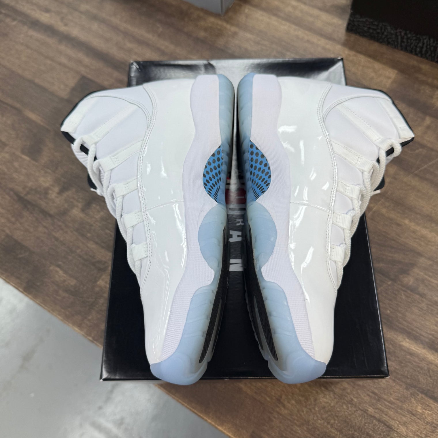 Legend Blue Jordan 11 (2024) (USED)