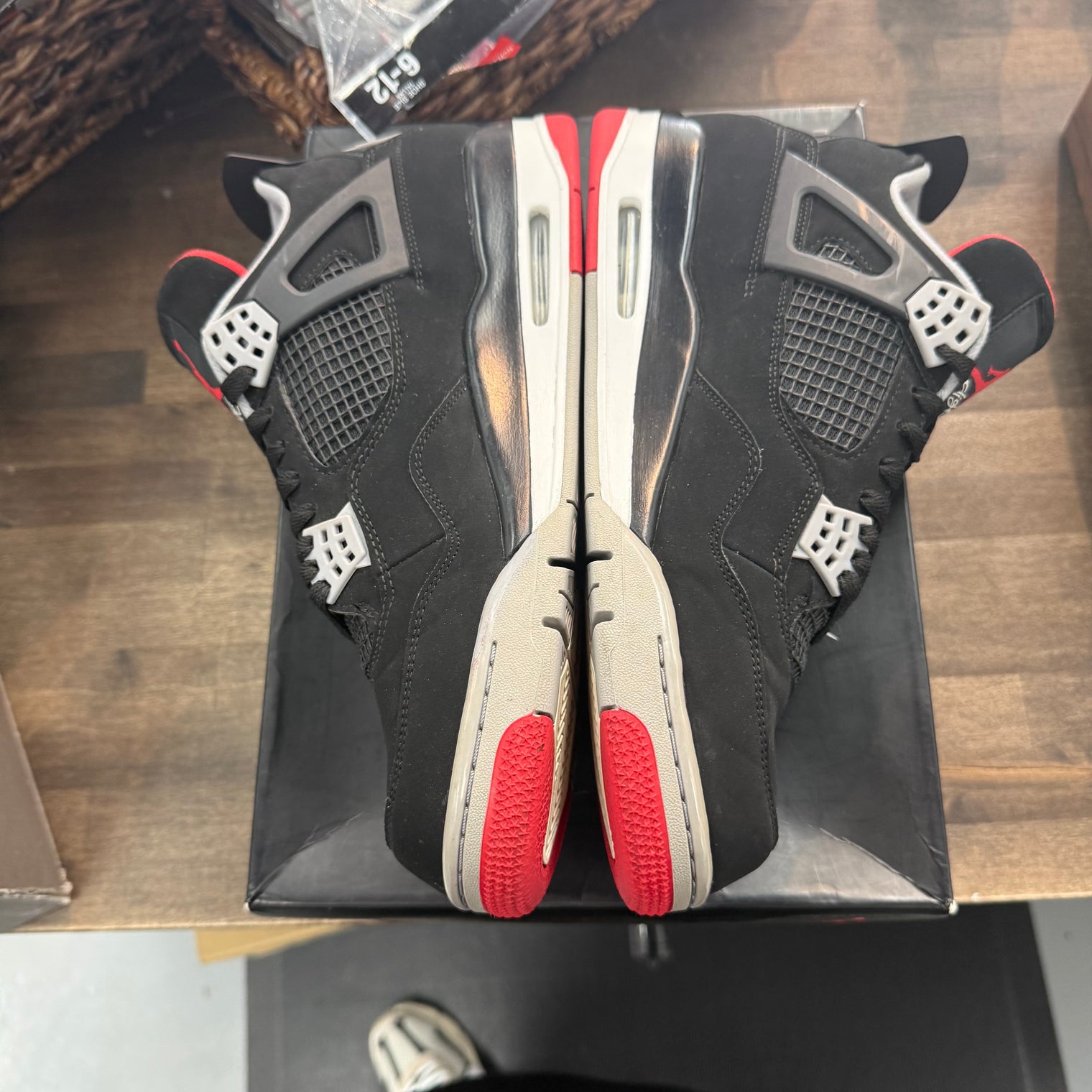 Bred Jordan 4 2019 (USED)