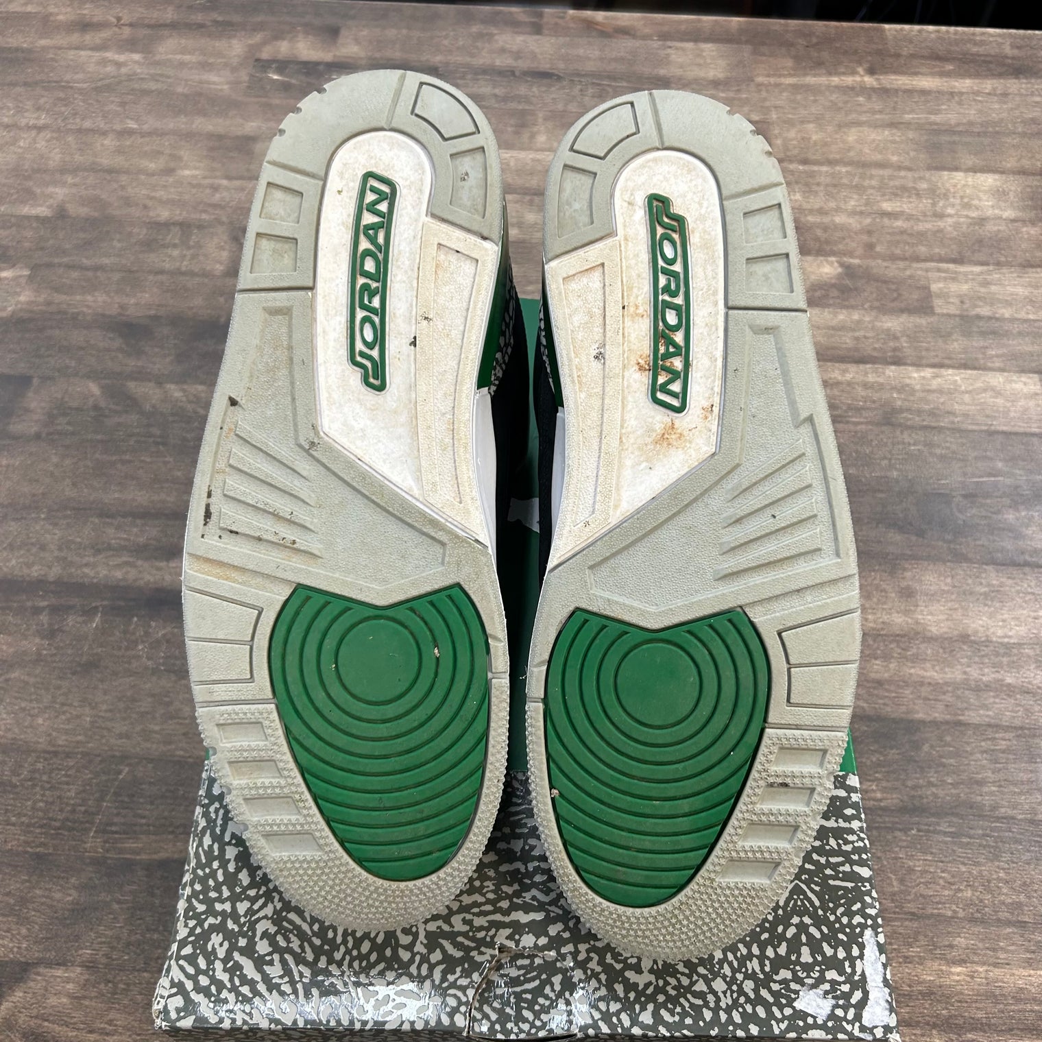Pine Green Jordan 3 Retro (USED)