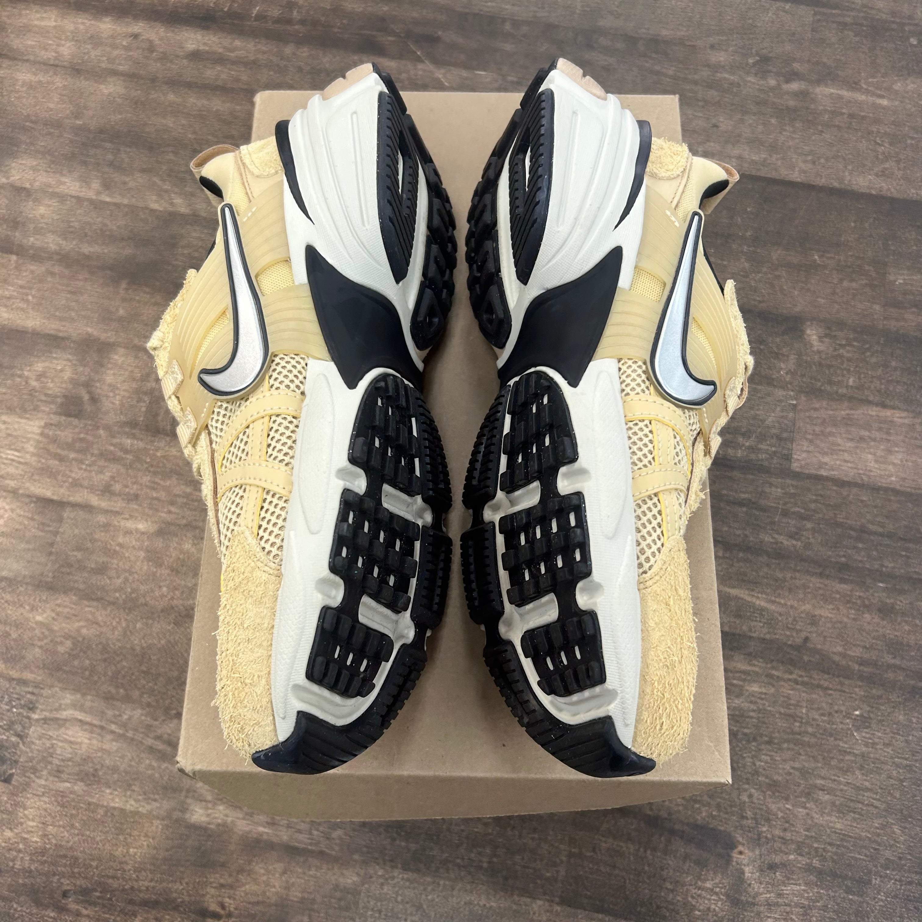 Nike Sesame Nike V2K Run (W) (USED, No Box) Size 8.5 (Pre-Owned) - Image 3