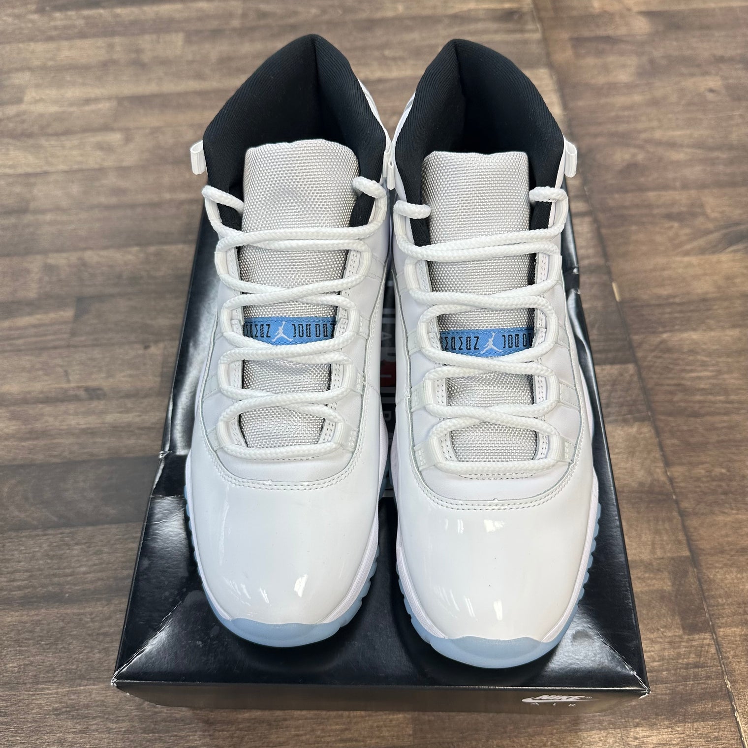 Legend Blue Jordan 11 2024 (USED)