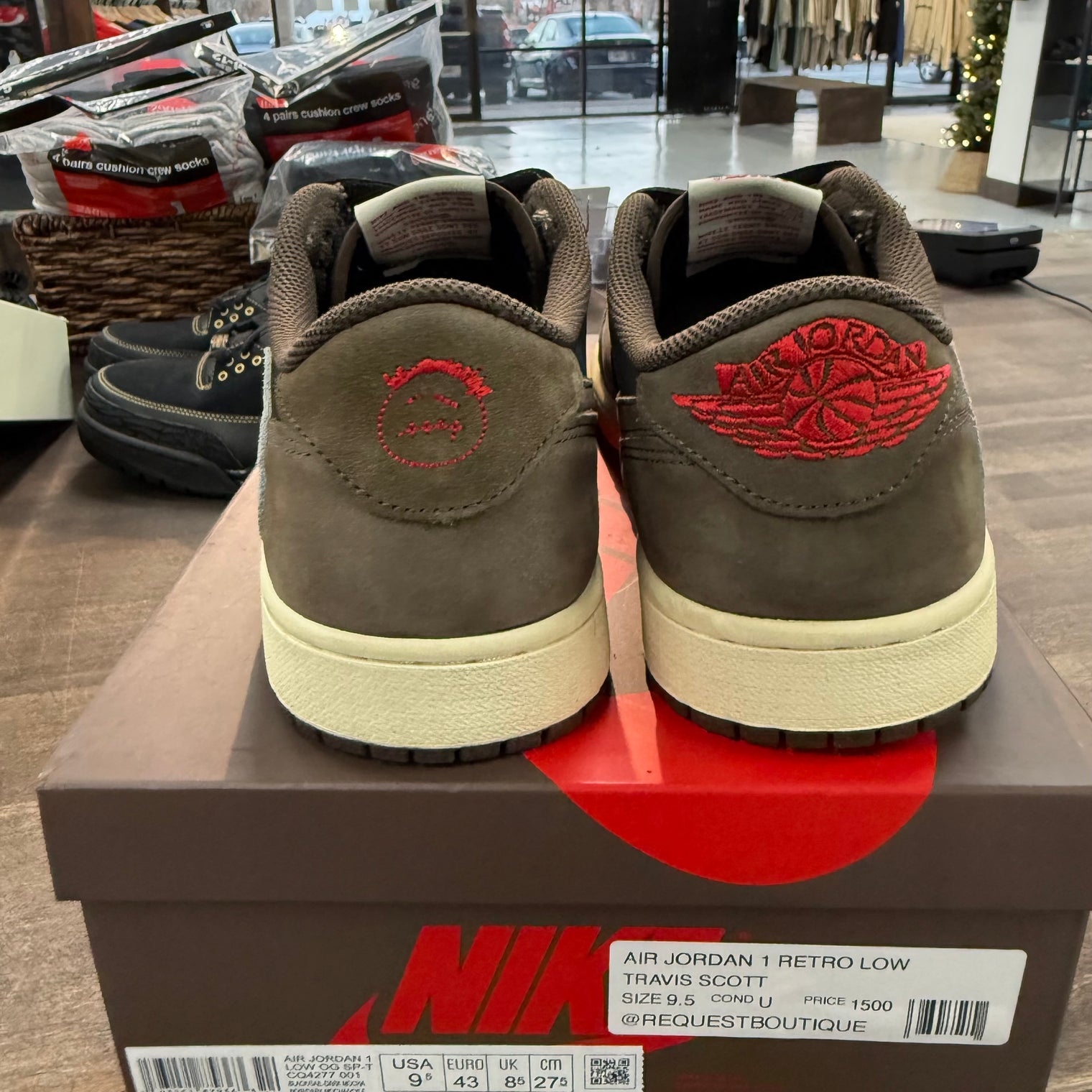 Jordan 1 Retro Low OG SP Travis Scott Mocha (US 9.5) (Lightly Worn)