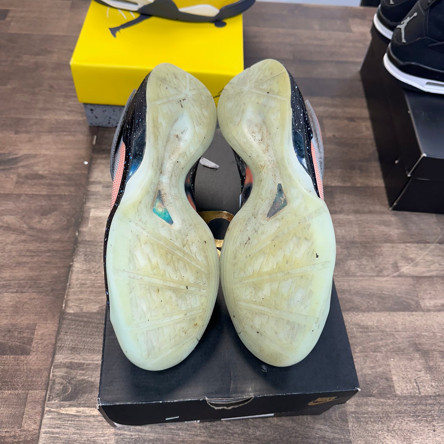 Galaxy Nike KD 4 (Used)