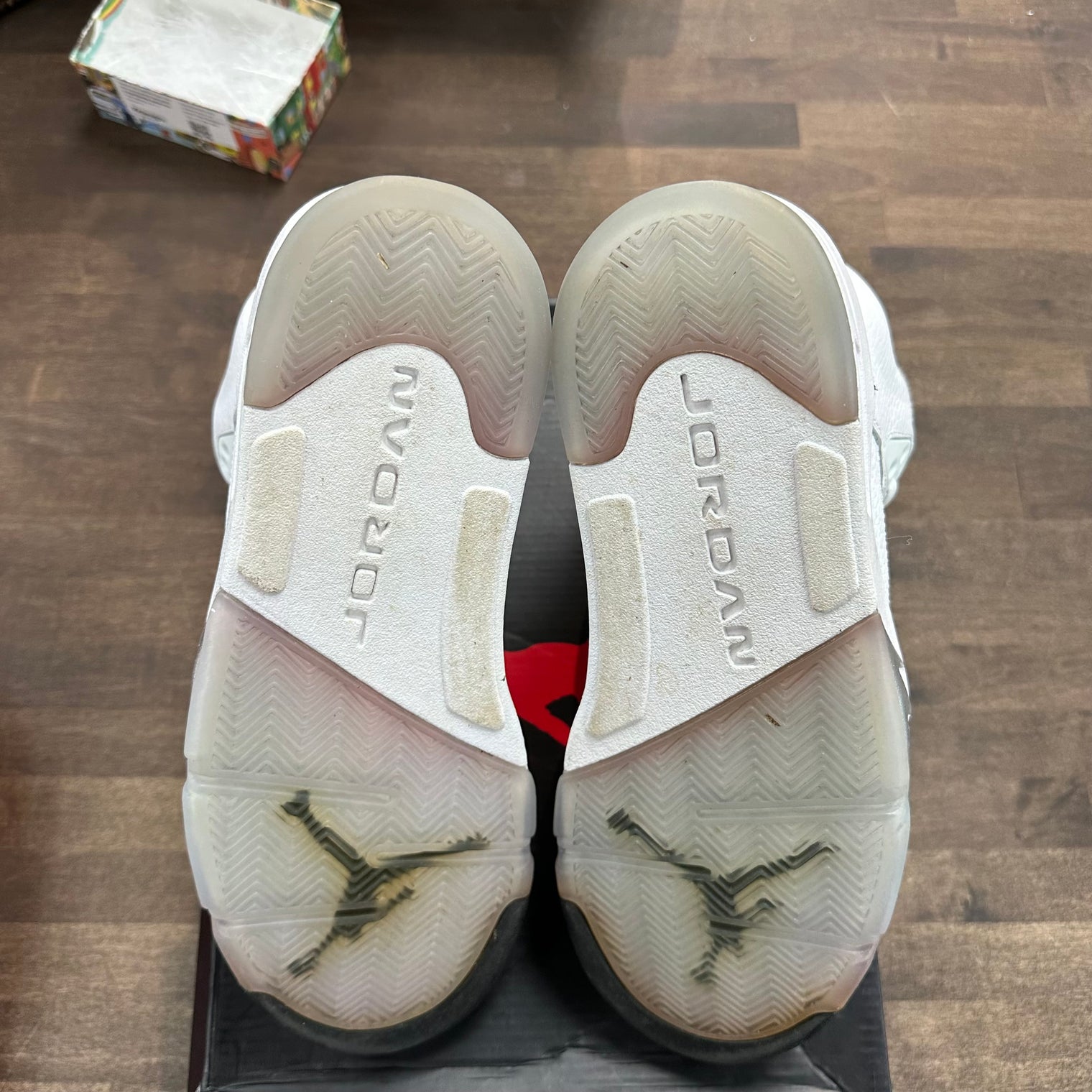 Metallic White Jordan 5 Retro (2015) (USED)