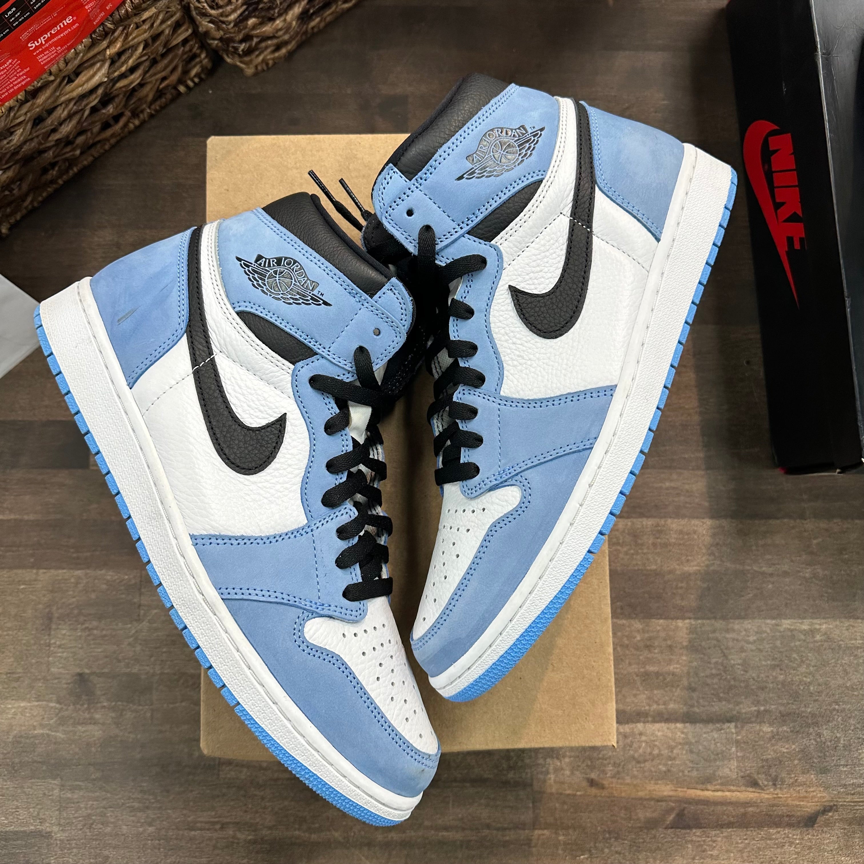 Jordan 1 Retro High OG University Blue Size 12 (Pre-Owned)